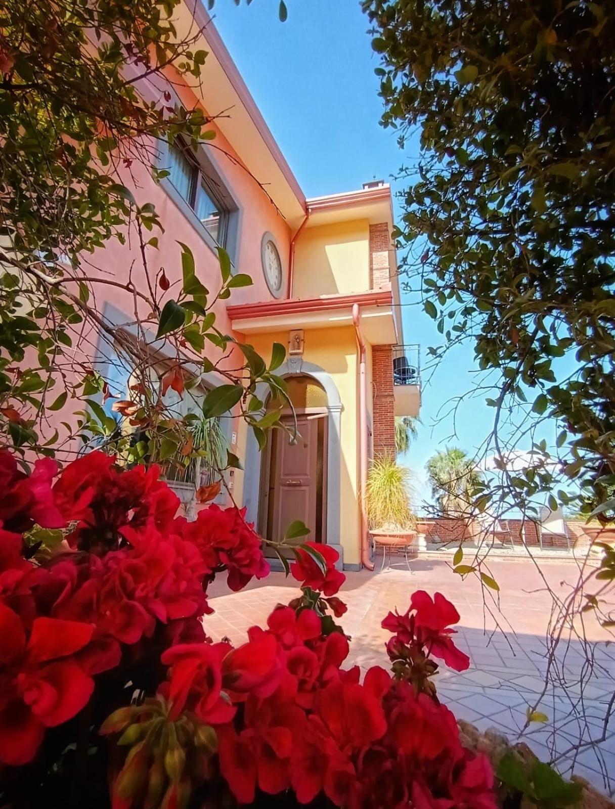 Villa Hirschen ซัฟเฟรานา เอตเนอา ภายนอก รูปภาพ